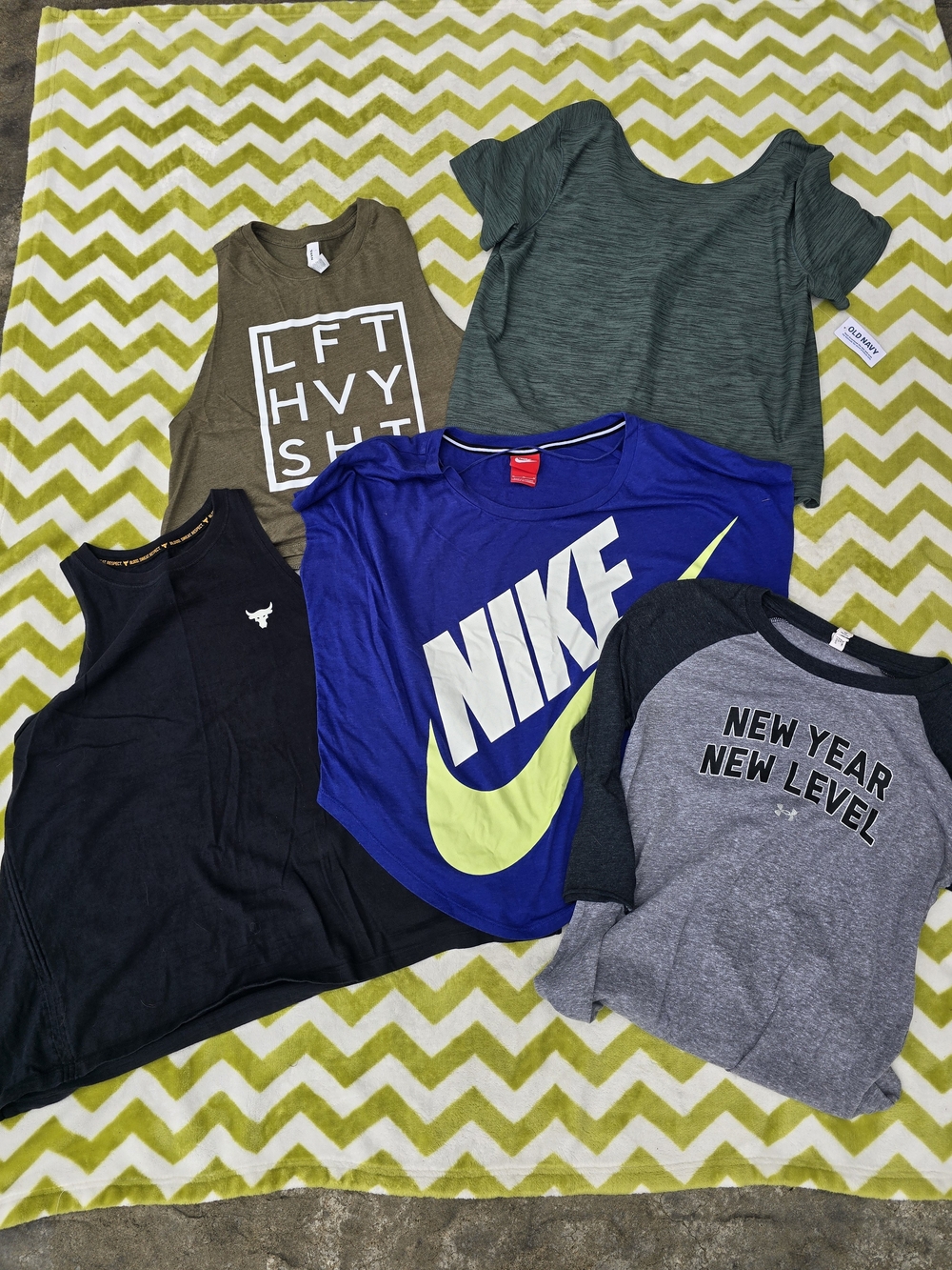 Mixed Lot Women’s Athletic Shirts Medium
